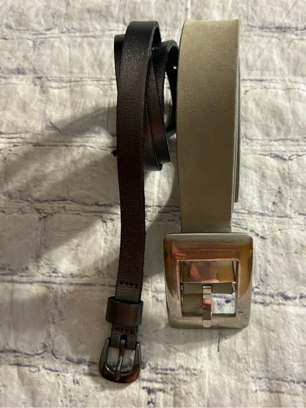 EXPRESS LOT OF (2) TAN LEATHER AND METALLIC PEWTER THIN LEATHER BELTS M/L